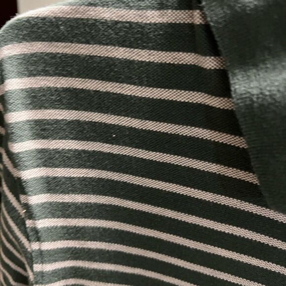 EUC Men’s Levi's Green Striped Polo Shirt #233 - Picture 4 of 6